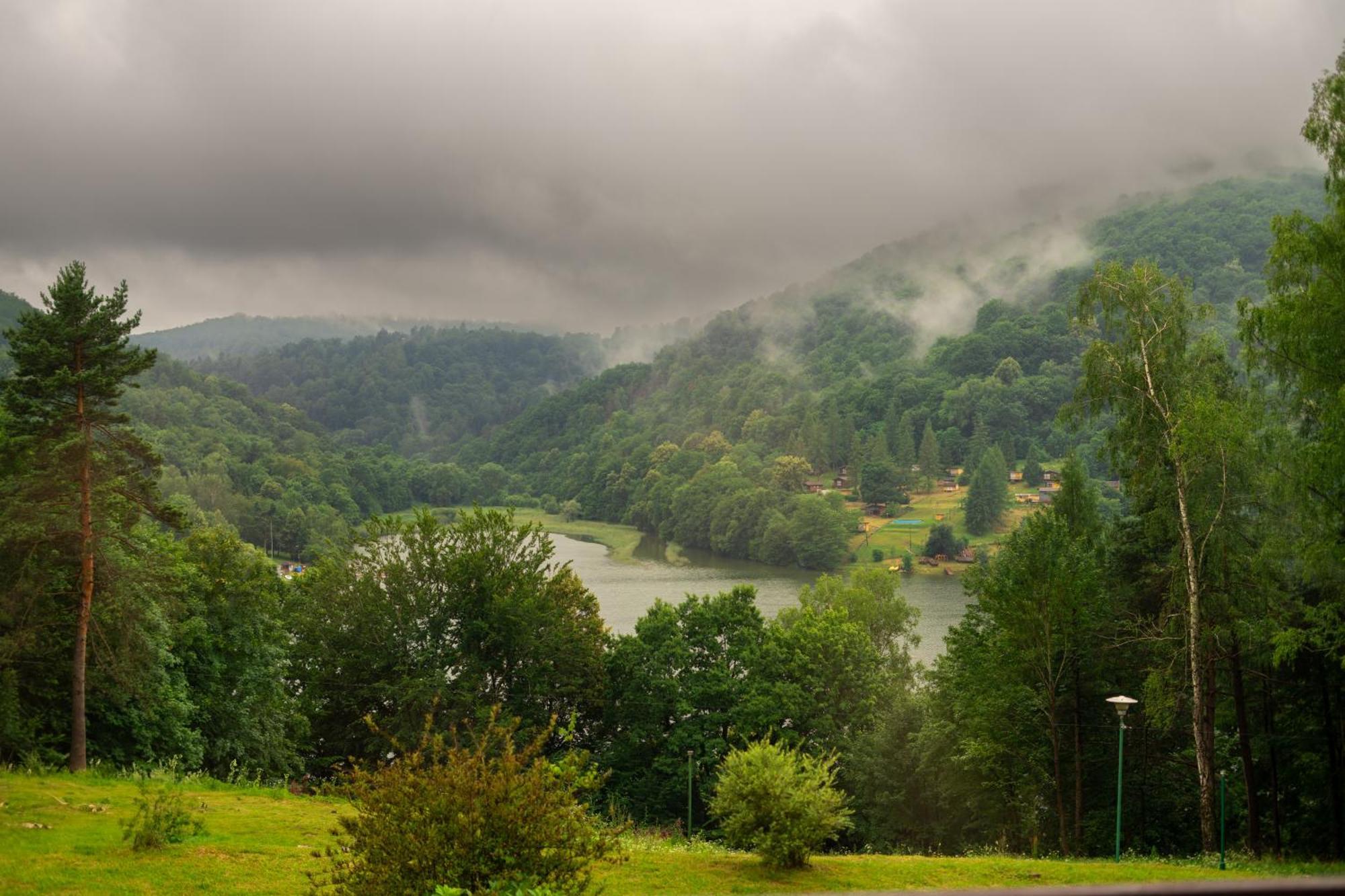 Hotel Osrodek Wypoczynkowy " Bieszczady" Myczkowce Exteriér fotografie