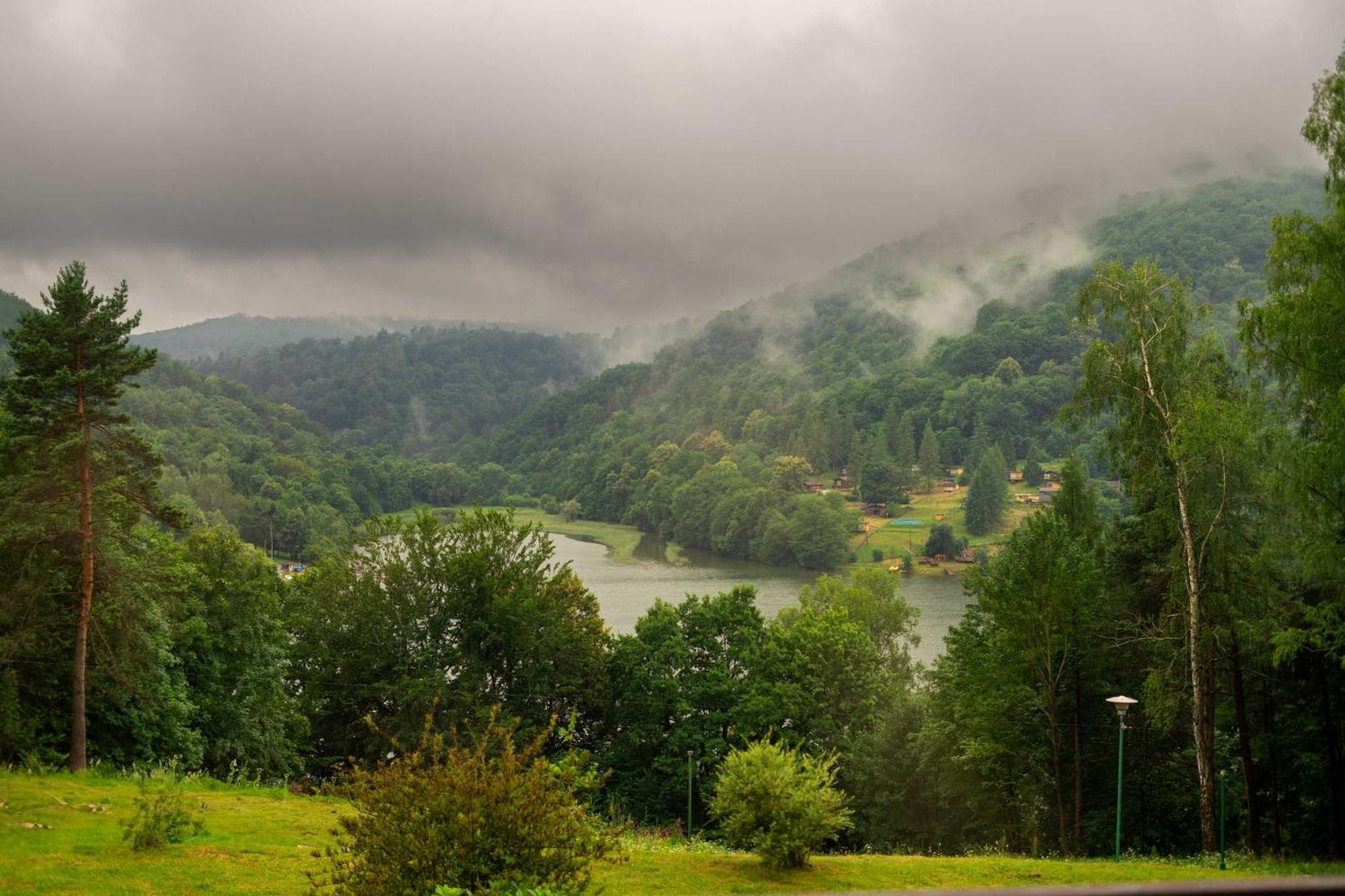 Hotel Osrodek Wypoczynkowy " Bieszczady" Myczkowce Exteriér fotografie